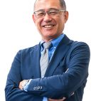 小田倉　久視　氏